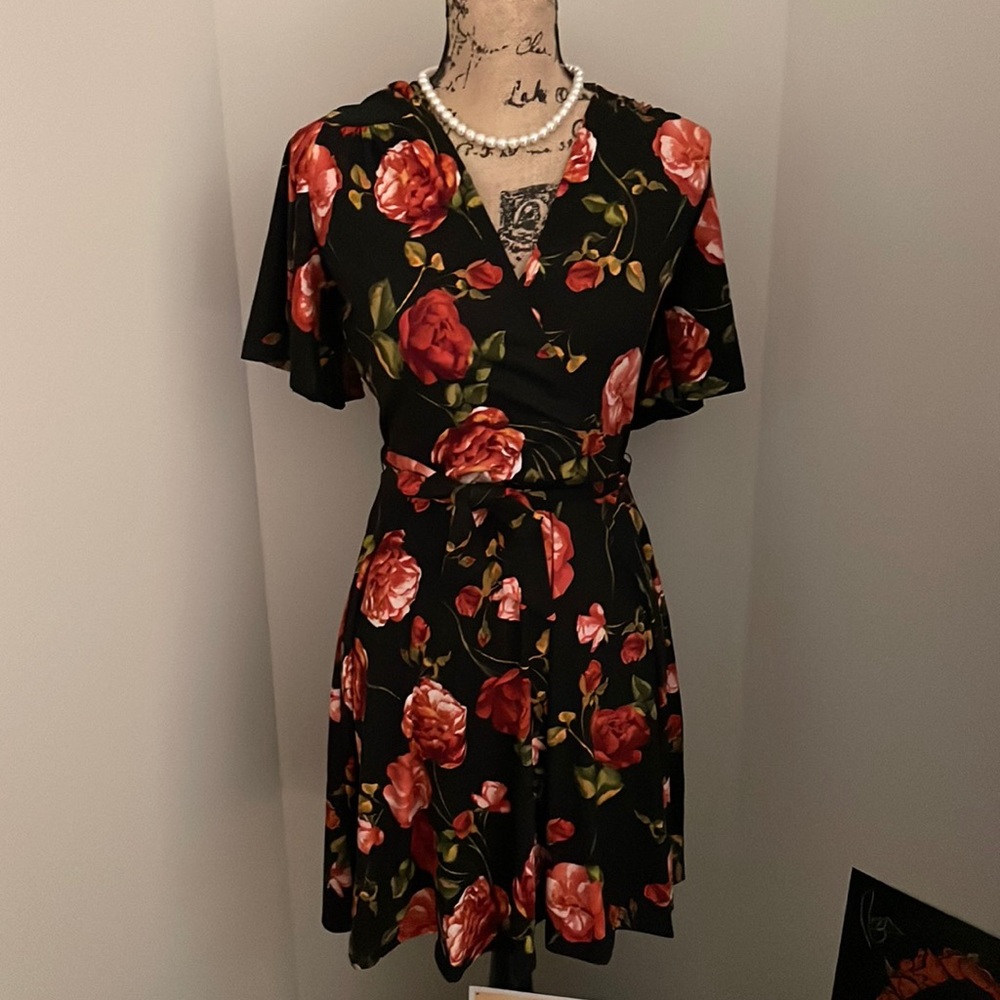 Unique vintage flutter sleeve floral dress